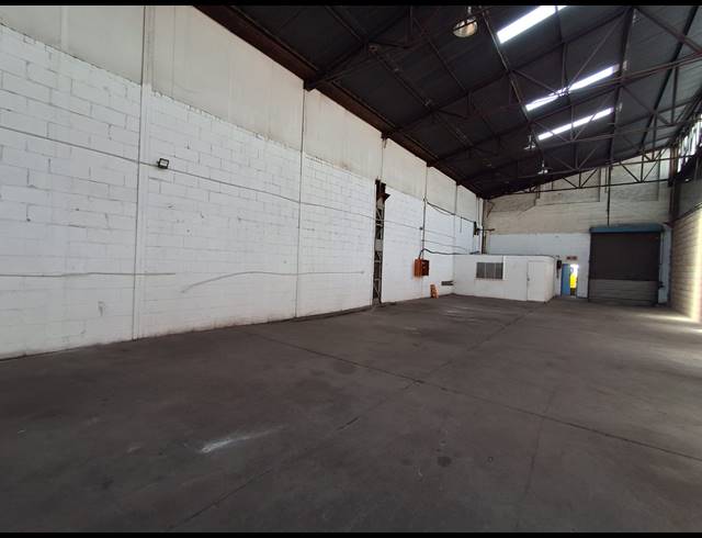 390M² WAREHOUSE TO LET IN HERIOTDALE